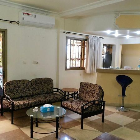 Petit Motel Beijing Abidjan Exterior photo