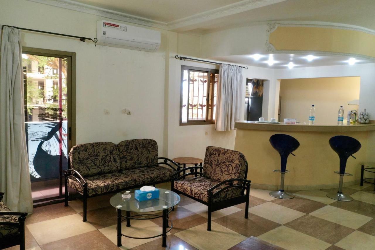 Petit Motel Beijing Abidjan Exterior photo